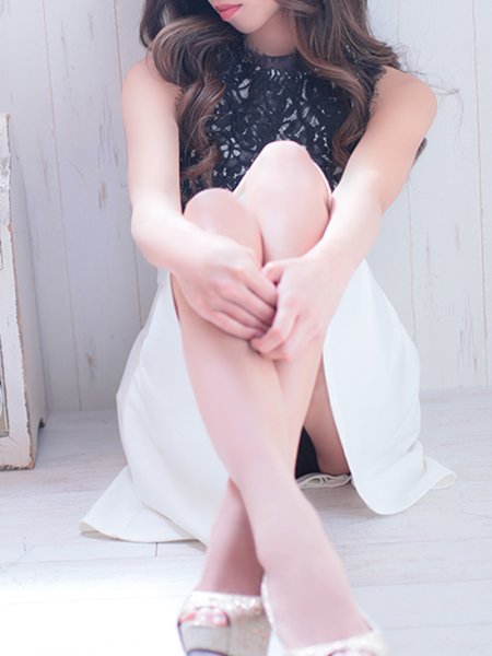 美月カレンさんの1枚目の画像